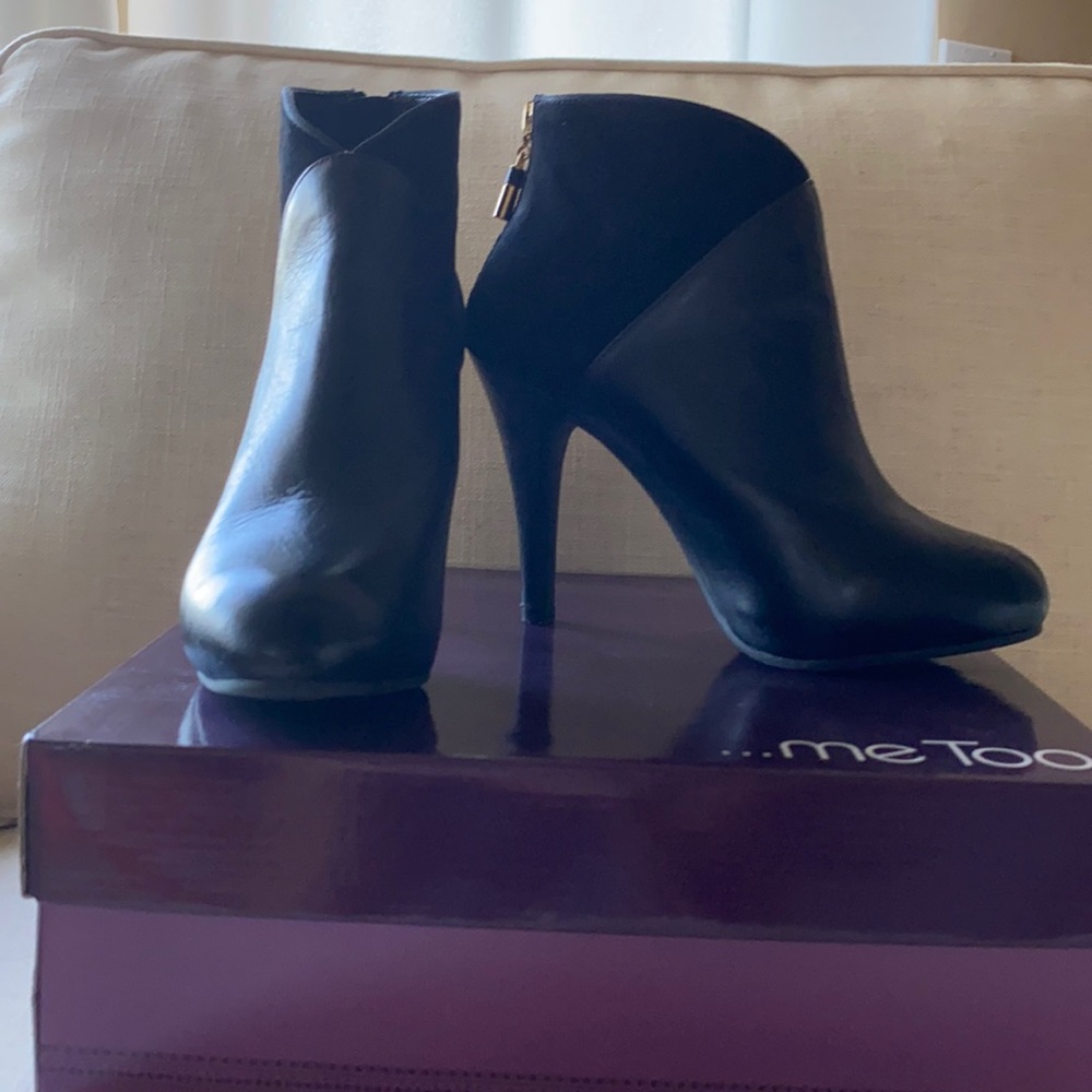 Me Too Lexington ankle boot, size 7